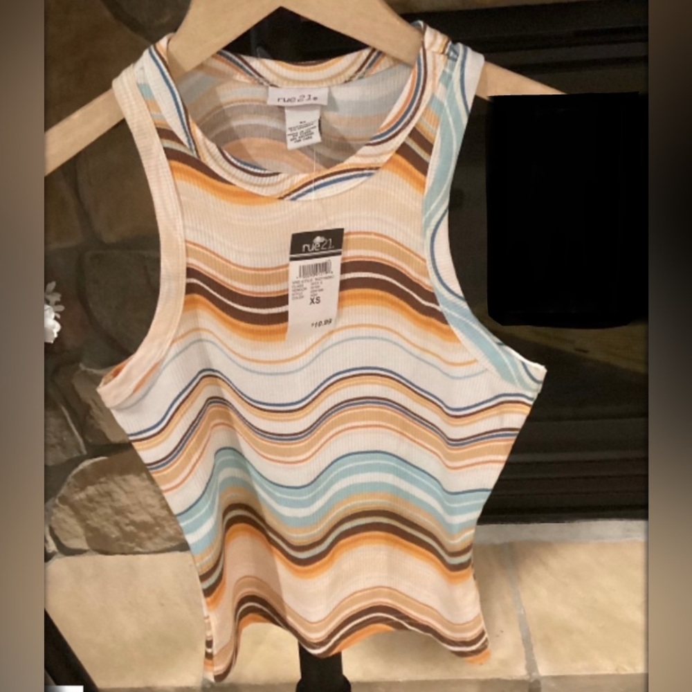 🐣  Earth Tone Multi-Color Wavy Pattern Tank Top ~ NWT